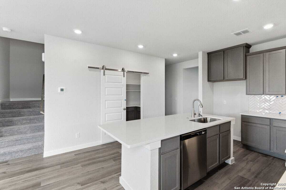 1896 Split Rock New Braunfels TX 78130