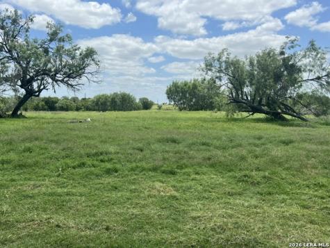 4612 County Road 117 Floresville TX 78114