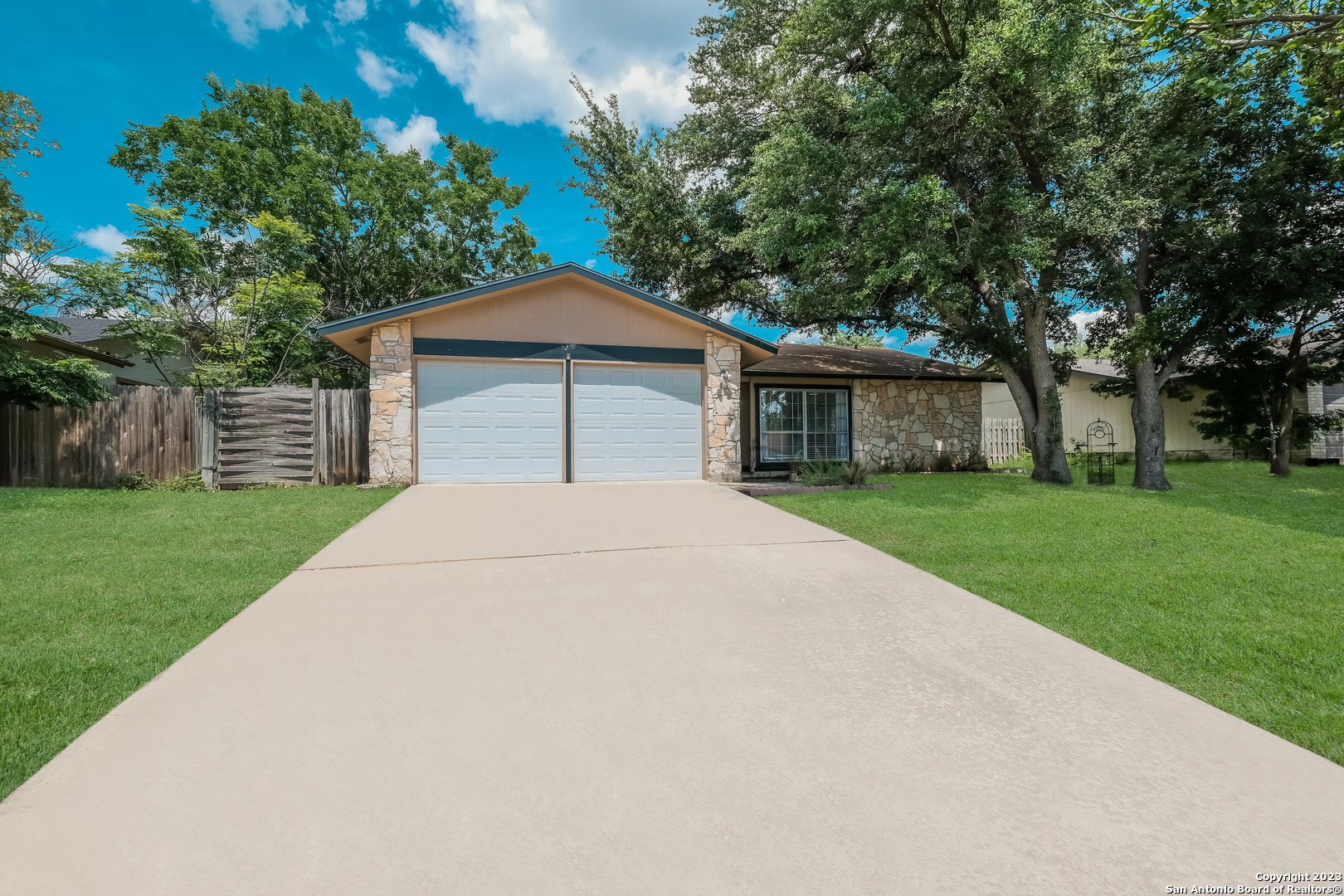 5279 Charolais Drive San Antonio TX 78247