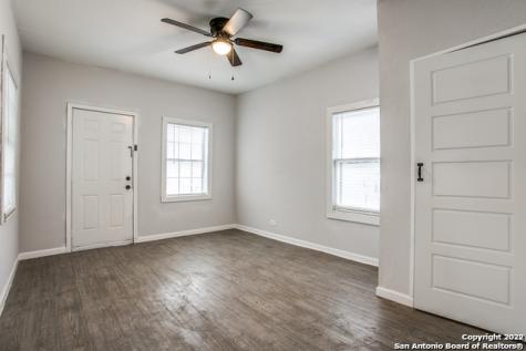 748 W Theo Avenue San Antonio TX 78225