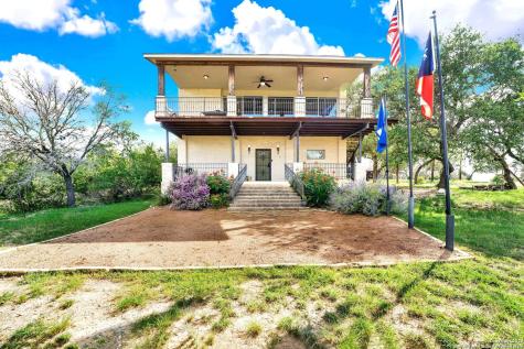 518 Park Bandera TX 78003