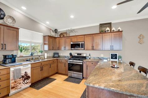 518 Park Bandera TX 78003