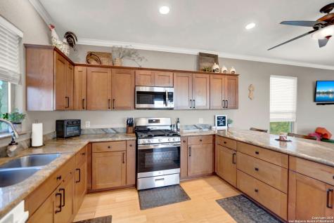 518 Park Bandera TX 78003