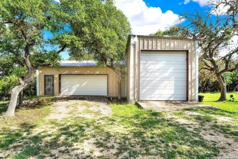 518 Park Bandera TX 78003