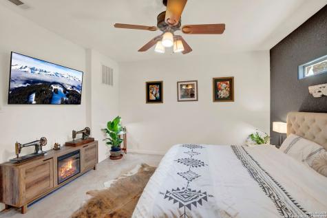 518 Park Bandera TX 78003