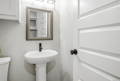 104 Hondo Ridge La Vernia TX 78121