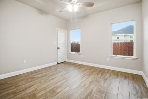 104 Hondo Ridge La Vernia TX 78121