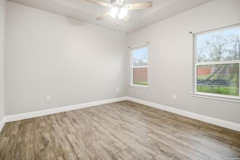 104 Hondo Ridge La Vernia TX 78121