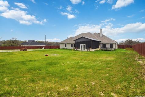 104 Hondo Ridge La Vernia TX 78121