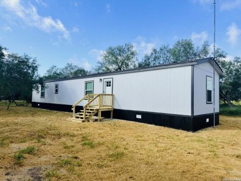 9860 County Road 623 Skidmore TX 78389