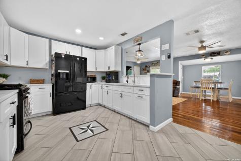 327 Ranmar San Antonio TX 78214