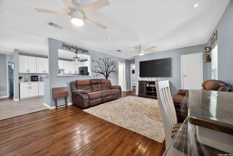 327 Ranmar San Antonio TX 78214
