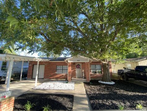 413 Mesquite Street Seguin TX 78155