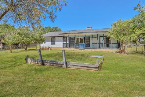 1204 Lakeside Drive W Canyon Lake TX 78133