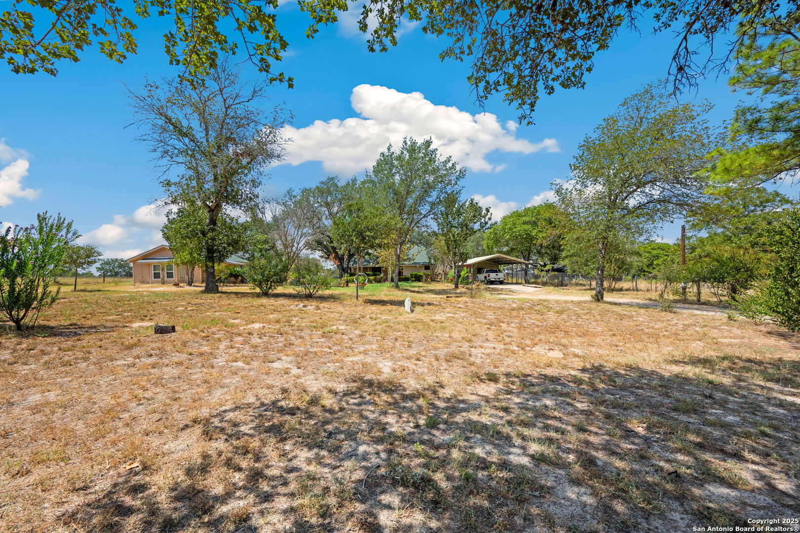 106 Hickory Circle Floresville TX 78114
