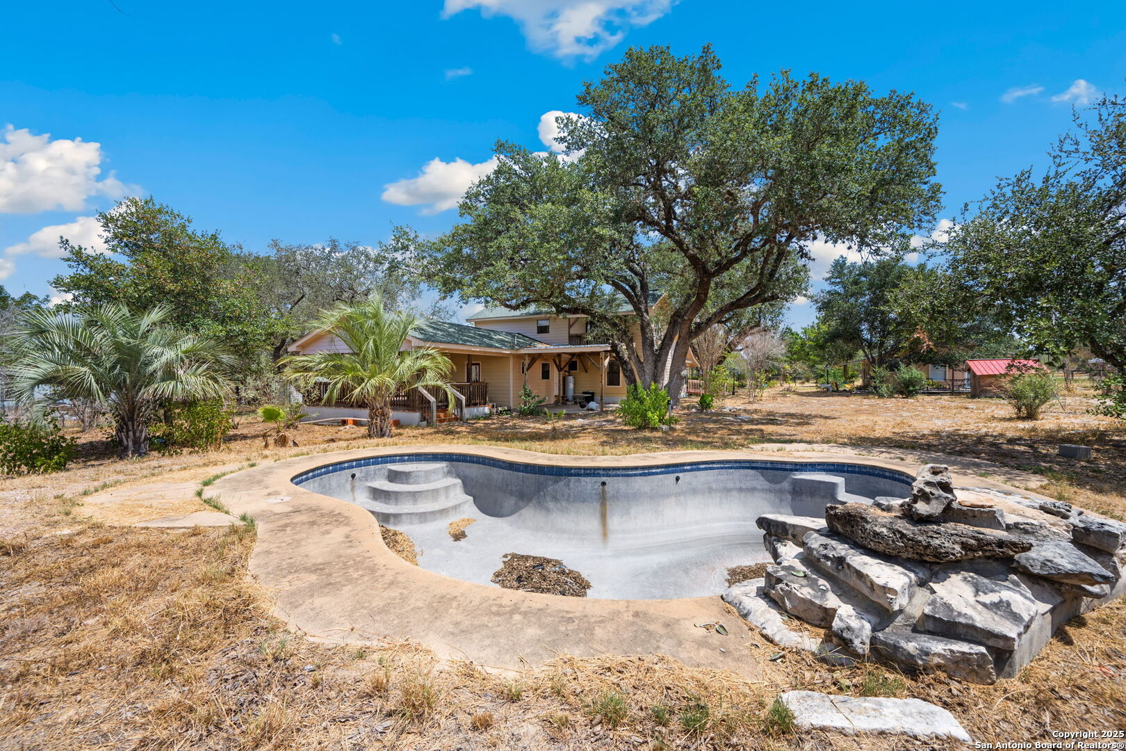 106 Hickory Circle Floresville TX 78114