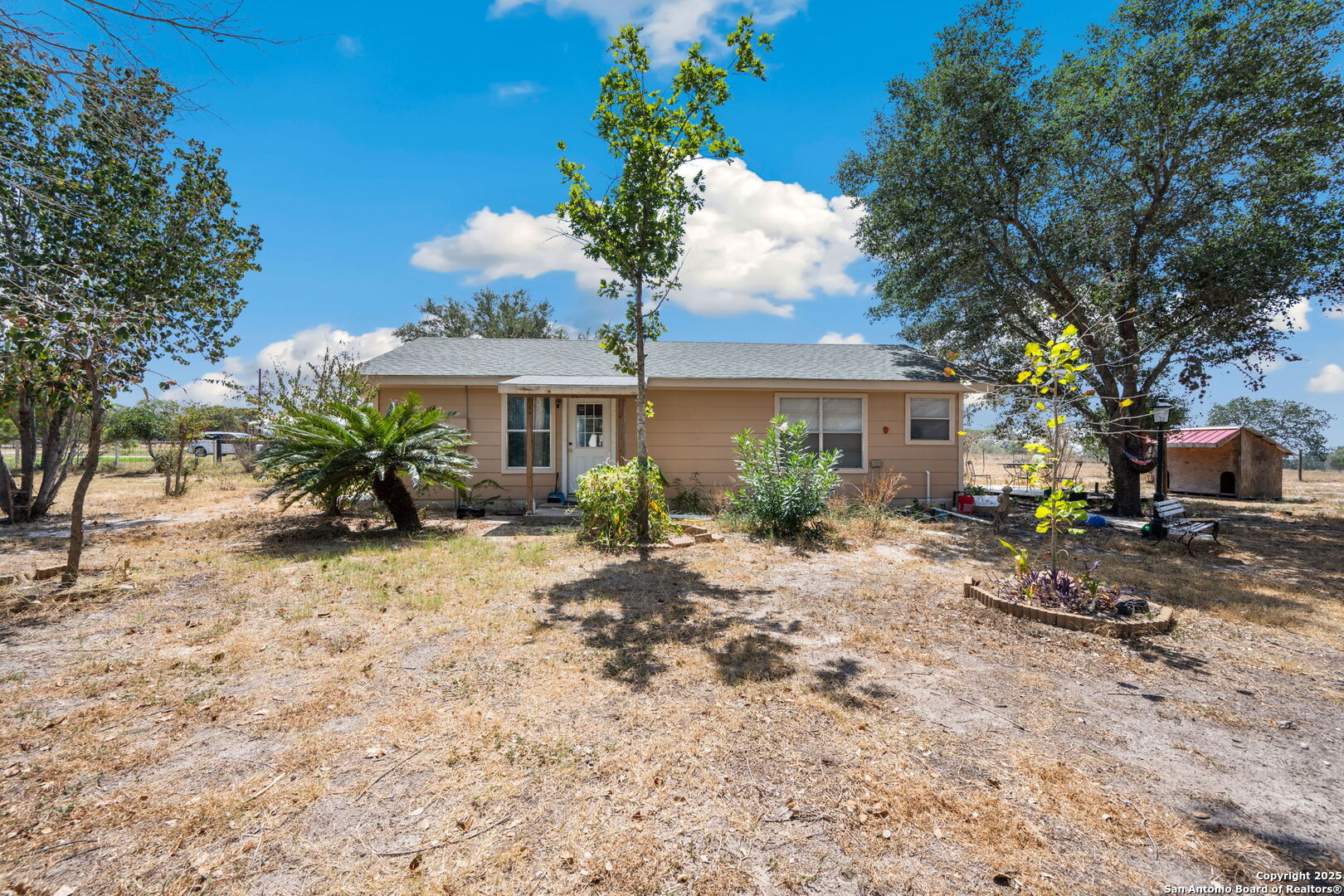 106 Hickory Circle Floresville TX 78114