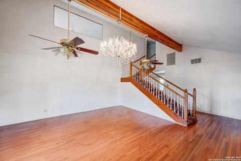 106 Hickory Circle Floresville TX 78114