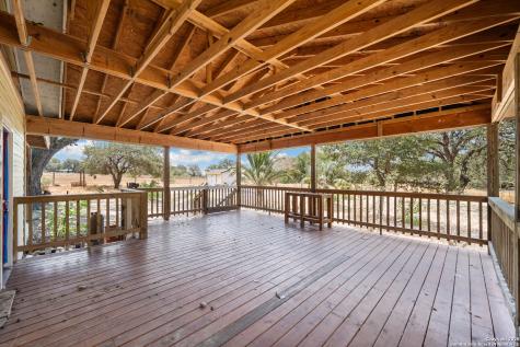 106 Hickory Circle Floresville TX 78114