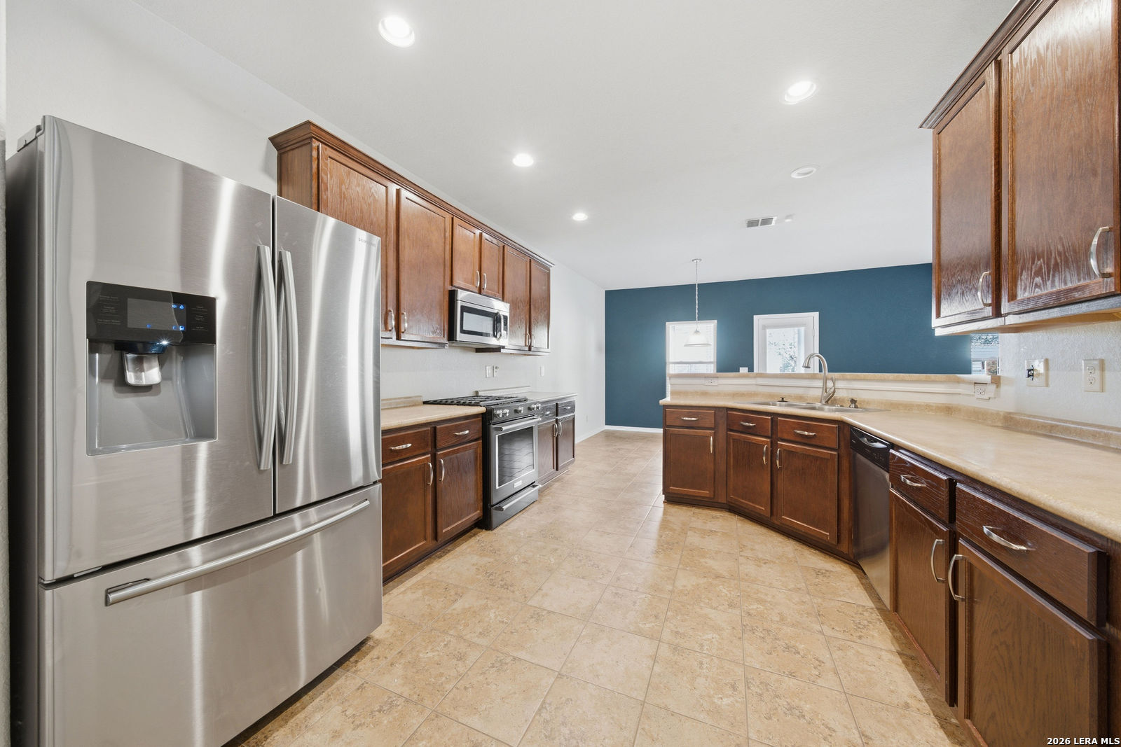 447 Tequila San Antonio TX 78245