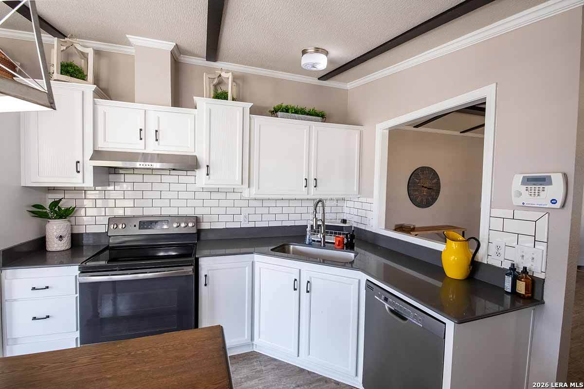 4005 County Road 307 La Vernia TX 78121