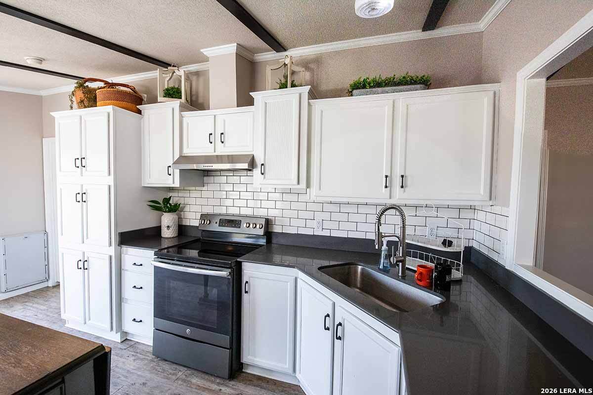 4005 County Road 307 La Vernia TX 78121