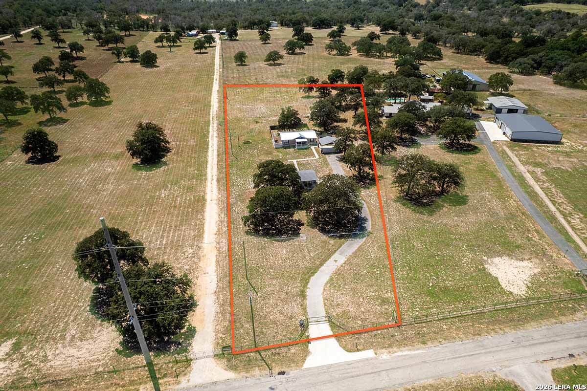 4005 County Road 307 La Vernia TX 78121