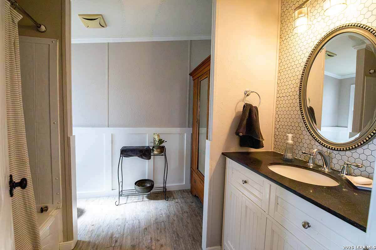 4005 County Road 307 La Vernia TX 78121