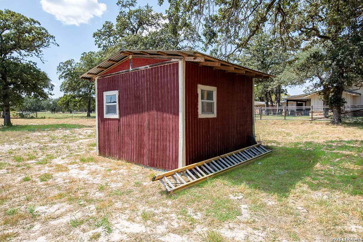 4005 County Road 307 La Vernia TX 78121