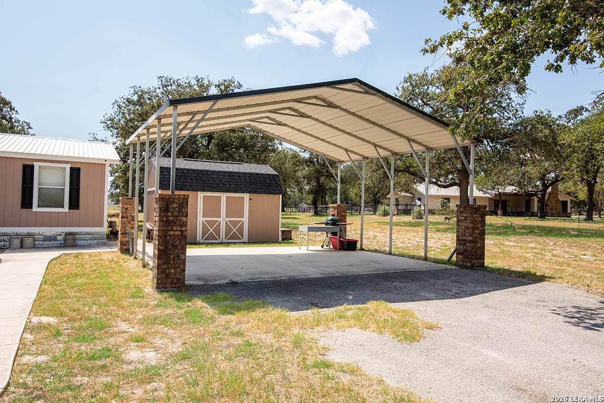 4005 County Road 307 La Vernia TX 78121