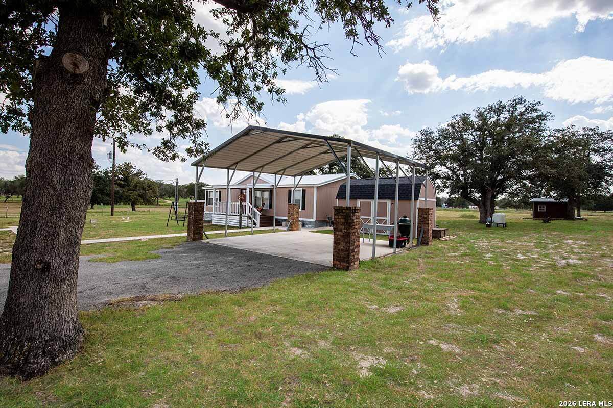 4005 County Road 307 La Vernia TX 78121