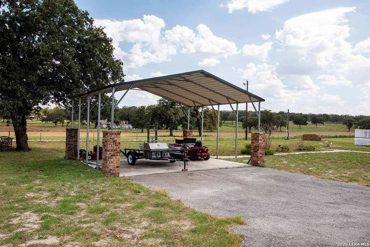 4005 County Road 307 La Vernia TX 78121