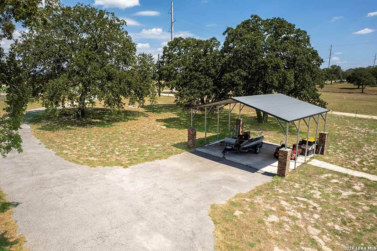4005 County Road 307 La Vernia TX 78121