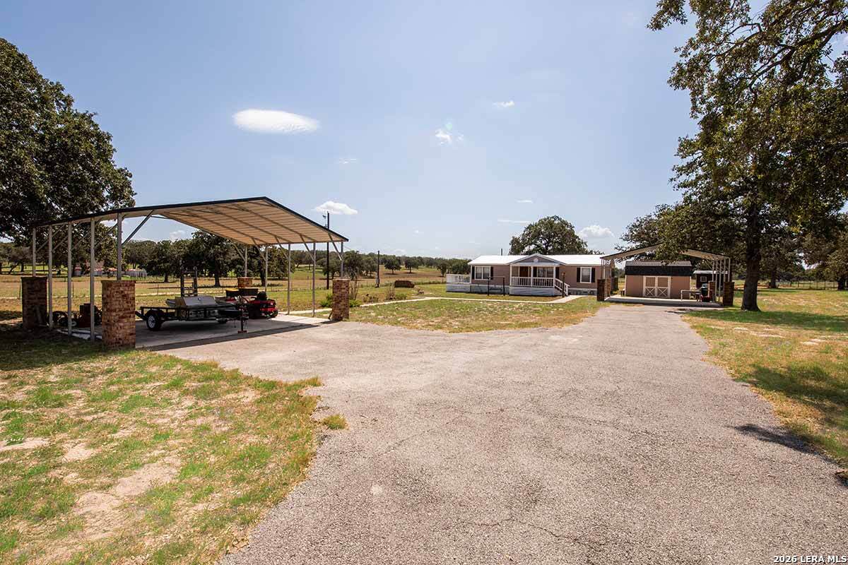 4005 County Road 307 La Vernia TX 78121