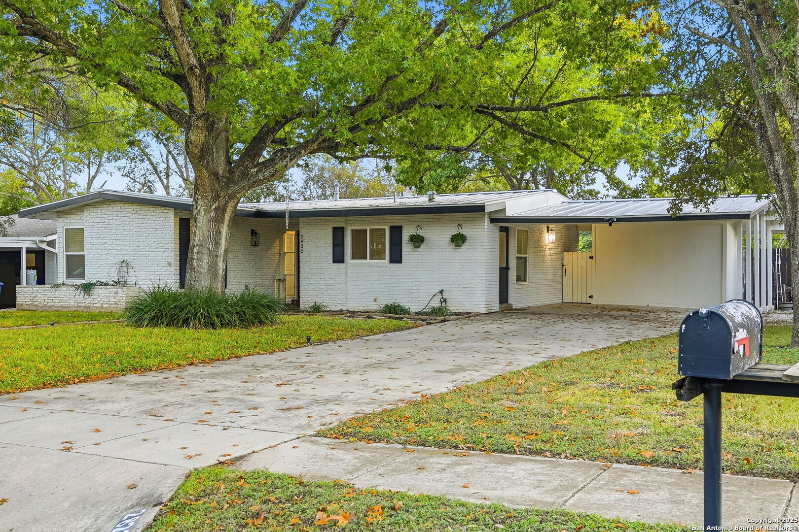 2822 Knight Robin San Antonio TX 78209