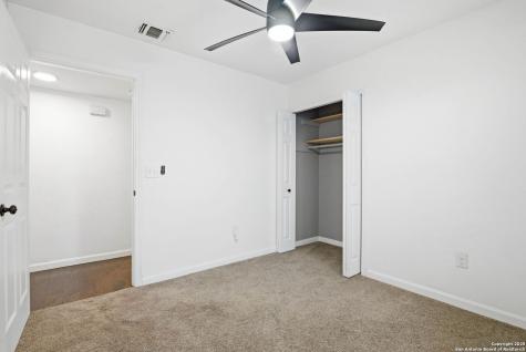 2822 Knight Robin San Antonio TX 78209