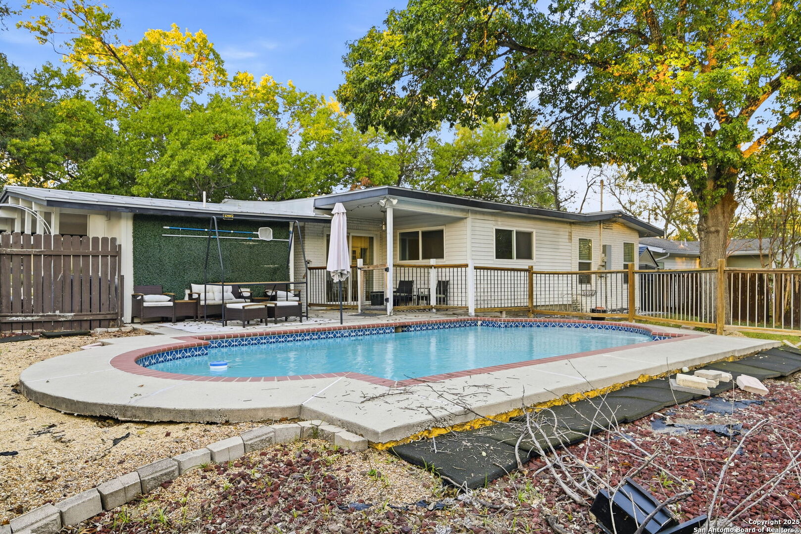 2822 Knight Robin San Antonio TX 78209