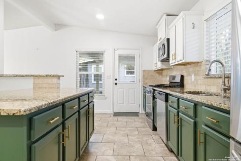2822 Knight Robin San Antonio TX 78209