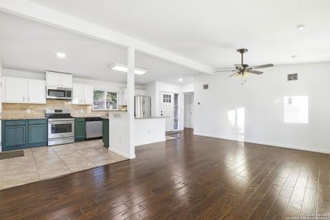 2822 Knight Robin San Antonio TX 78209