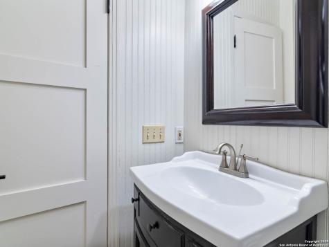 131 Bess Street Boerne TX 78006
