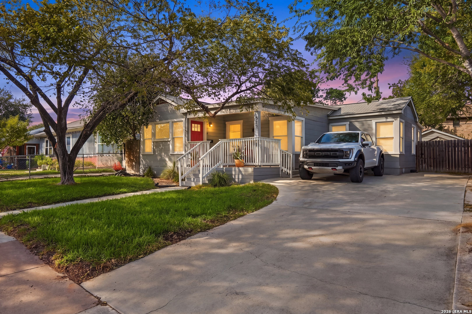 515 W Norwood Court San Antonio TX 78212