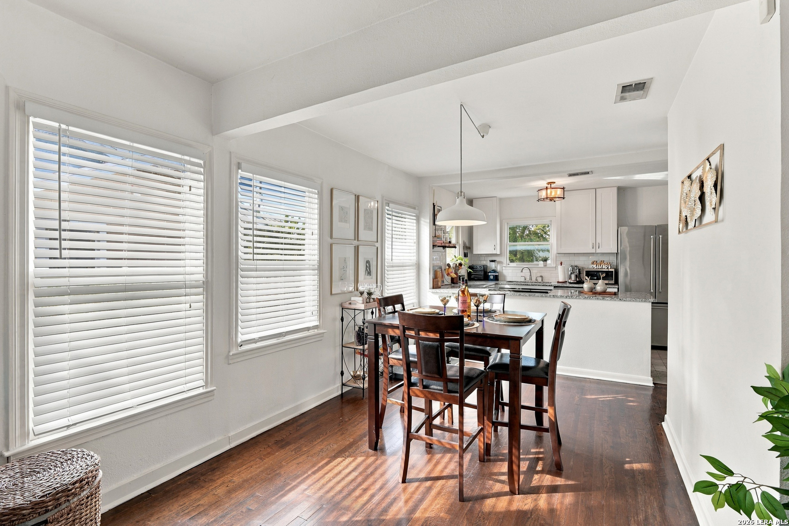 515 W Norwood Court San Antonio TX 78212