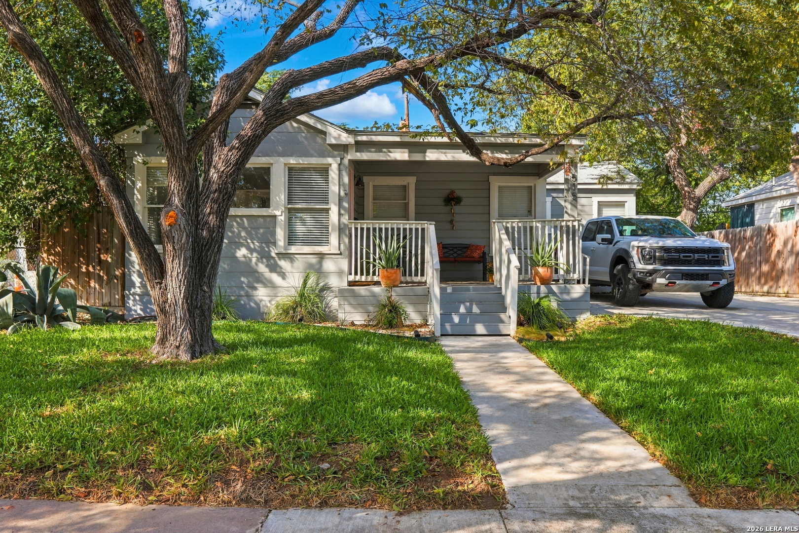 515 W Norwood Court San Antonio TX 78212