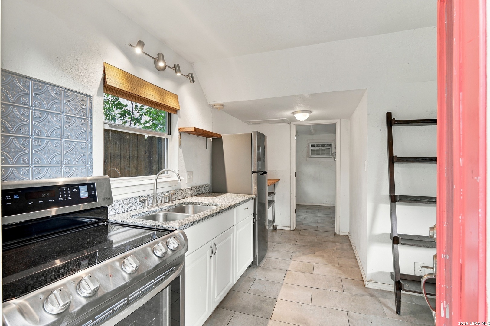 515 W Norwood Court San Antonio TX 78212