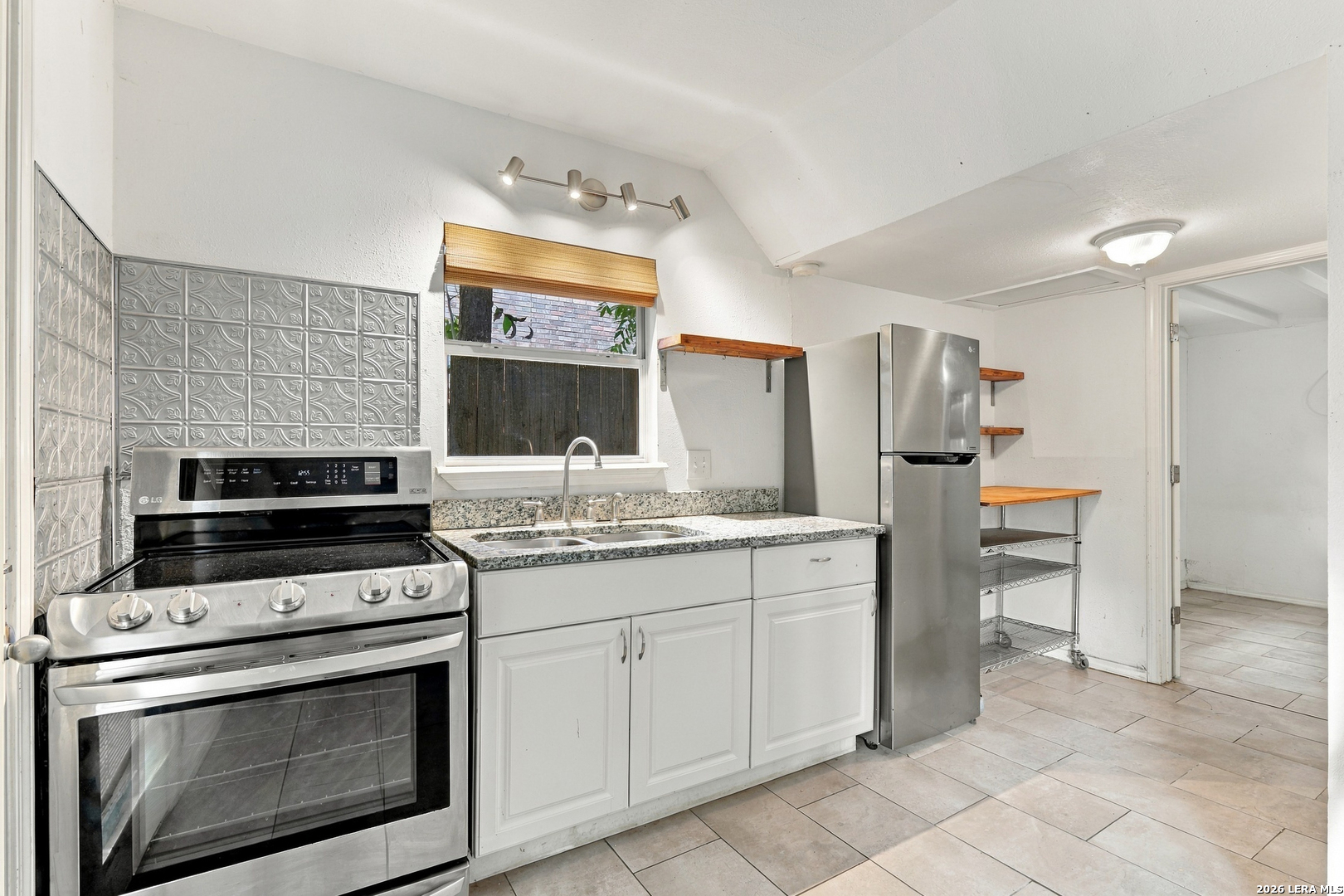 515 W Norwood Court San Antonio TX 78212
