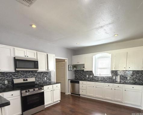 1214 W Winnipeg San Antonio TX 78225