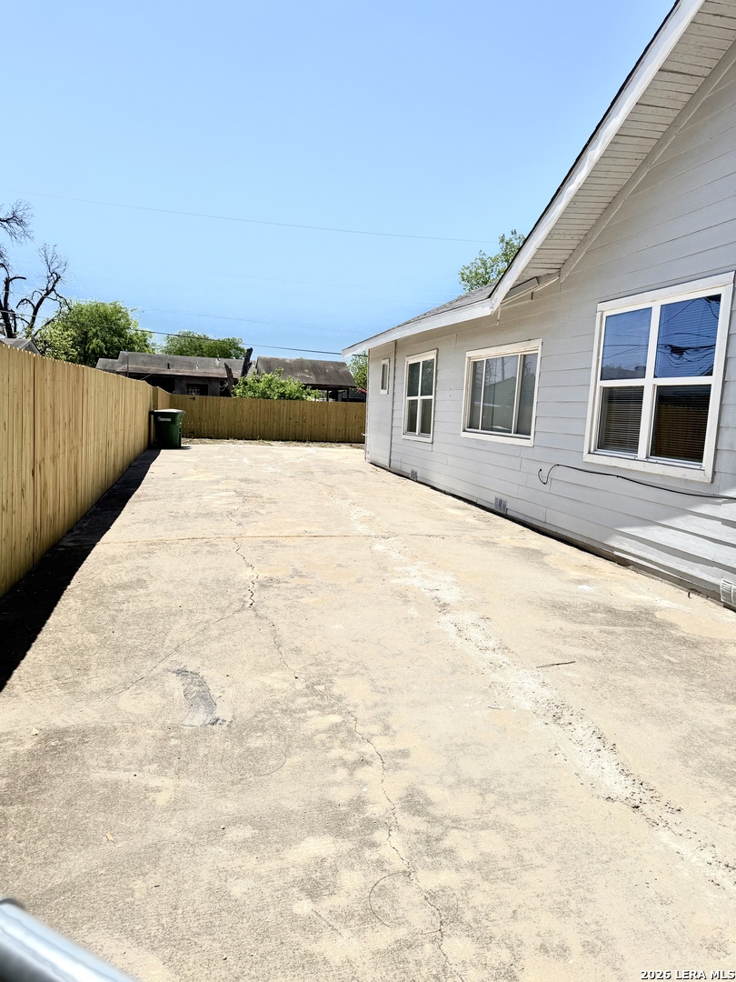 1214 W Winnipeg San Antonio TX 78225