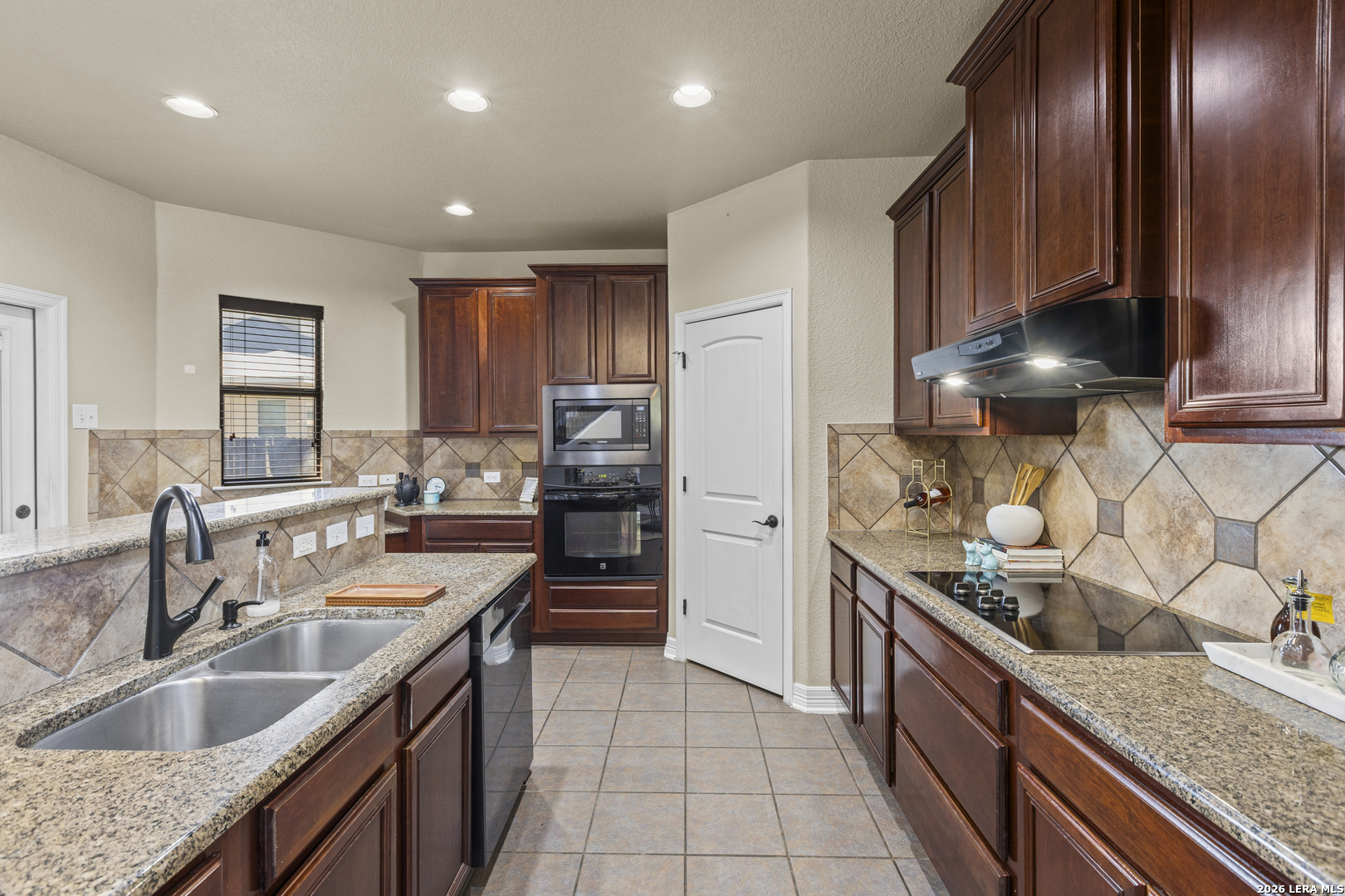 9814 Rostock Lane Helotes TX 78023
