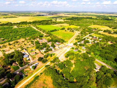 710 Goliad Road Floresville TX 78114