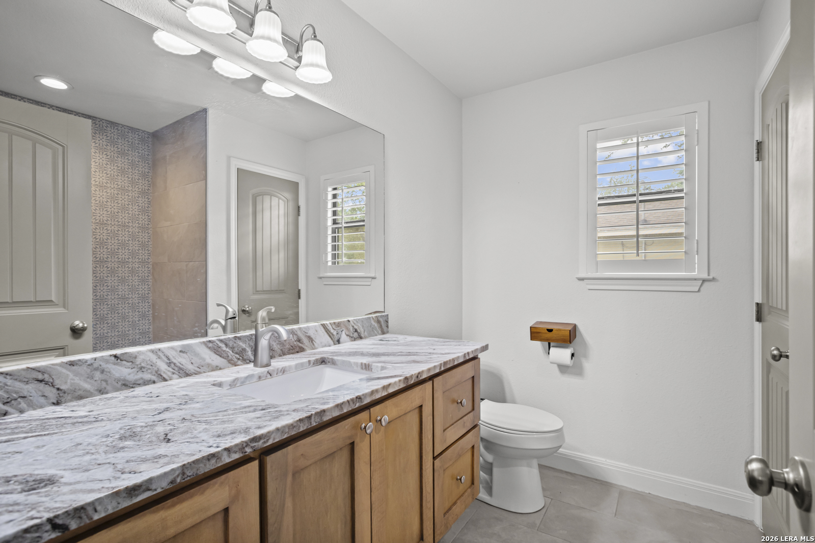 1214 Libold Devine TX 78016